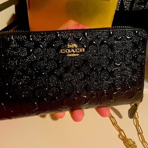 Coach large wallet/ FREE SHIPPING